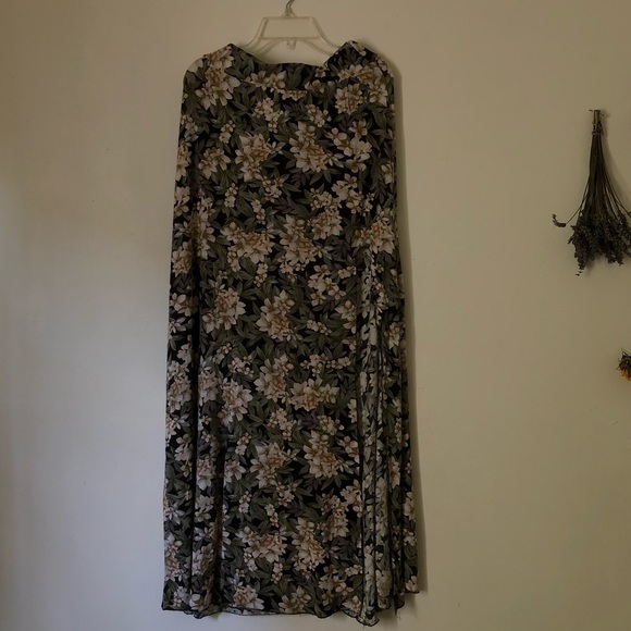 brandy melville floral print maxi skirt - Picture 2 of 4